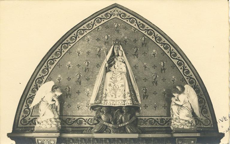 Porche ouest de la basilique Notre-Dame-de-Délivrance (Quintin)