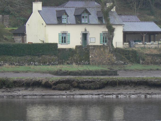 Maison du passeur de Saint-Maurice actuellement crêperie de Saint-Maurice (Clohars-Carnoët)