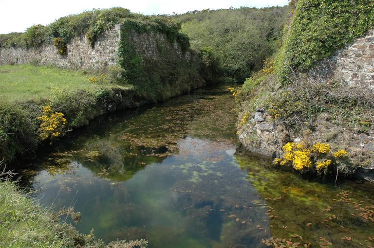 Retranchements et fortifications extra-urbaines dites lignes de Quélern (Cr 36-39), Quélern (Roscanvel)