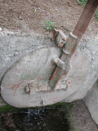 Ecluse, porte à marée (Yffiniac)