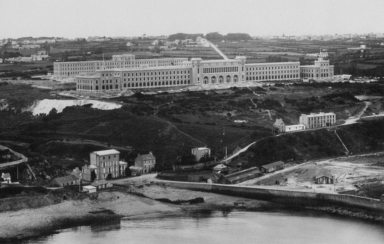 Base de sous-marins (Brest)