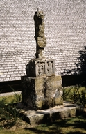 Croix monumentale, rue de la Libération (Caudan)