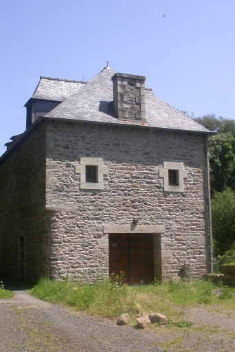 Moulin à farine de Guézennec, puis minoterie, actuellement maison, près du Leff (Plourivo)