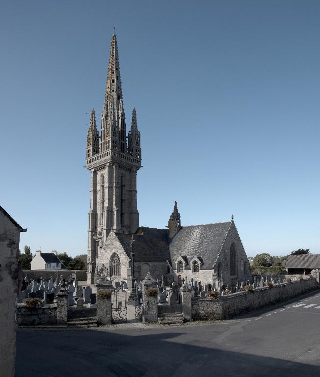 Enclos paroissial et église Saint-Goulven (Goulven)