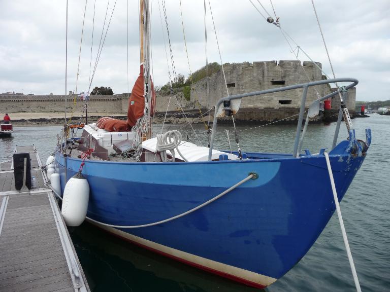 Bateau de compétition, voilier, dit "Sereine" (Archipel des Glénan)