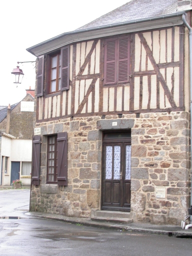 Maison, 21 place de la Mairie (Hédé)