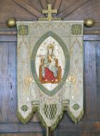 Bannière de procession : Notre-Dame du Roc, église Notre-Dame-du-Roc (Montautour)