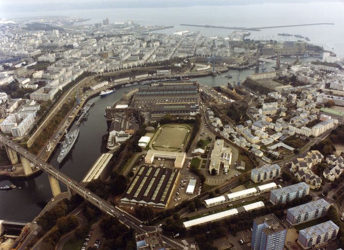 Ensemble de construction navale dit ateliers des Capucins, plateau des Capucins (Brest)