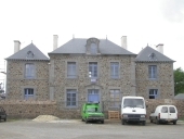 École publique, 7 place du Château (Hédé)