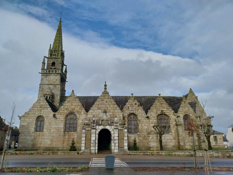 Enclos paroissial et église Saint-Pierre (Pleyber-Christ)