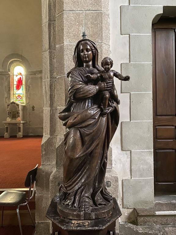 Statue 1 : Vierge à l'Enfant, église paroissiale Saint-Pierre, Saint-Paul (Loyat)