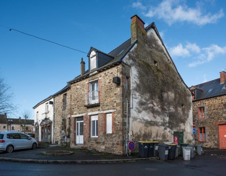 Maison, 31 place André Ferré (Tinténiac)