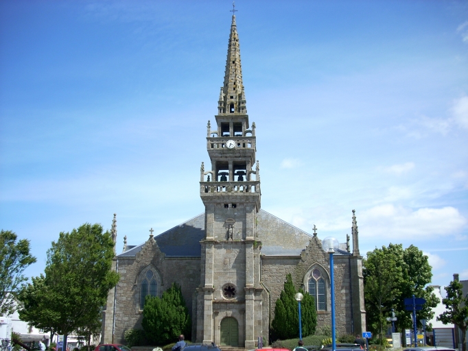 Eglise paroissiale Saint-Pierre, place de l'Eglise (Cléder)