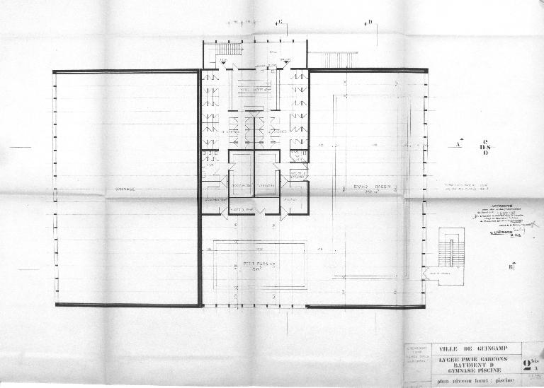Gymnase et piscine du lycée Auguste Pavie, 13 rue Anatole le Braz (Guingamp)