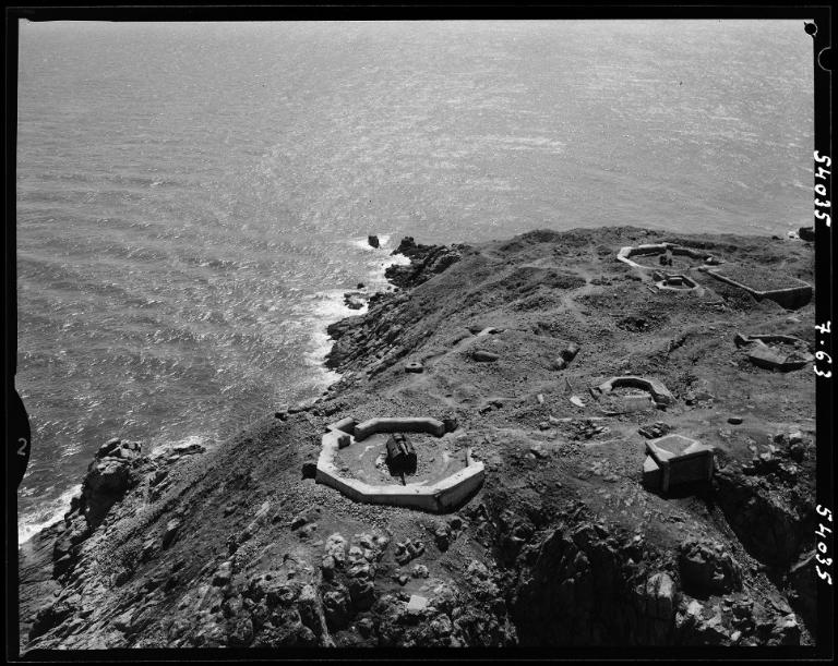 Vue aérienne oblique de l'Île Cézembre, juillet 1963