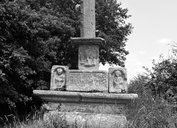 Croix de chemin dite croix de Penhouet (Kerfourn)