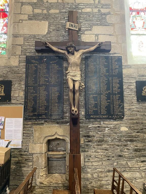 Christ en croix 1, église Saint-Armel (Ploërmel)