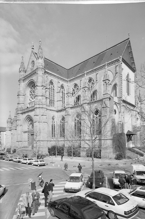 Eglise paroissiale Saint-Aubin, Saint-Aubin-en-Notre-Dame-de-Bonne-Nouvelle