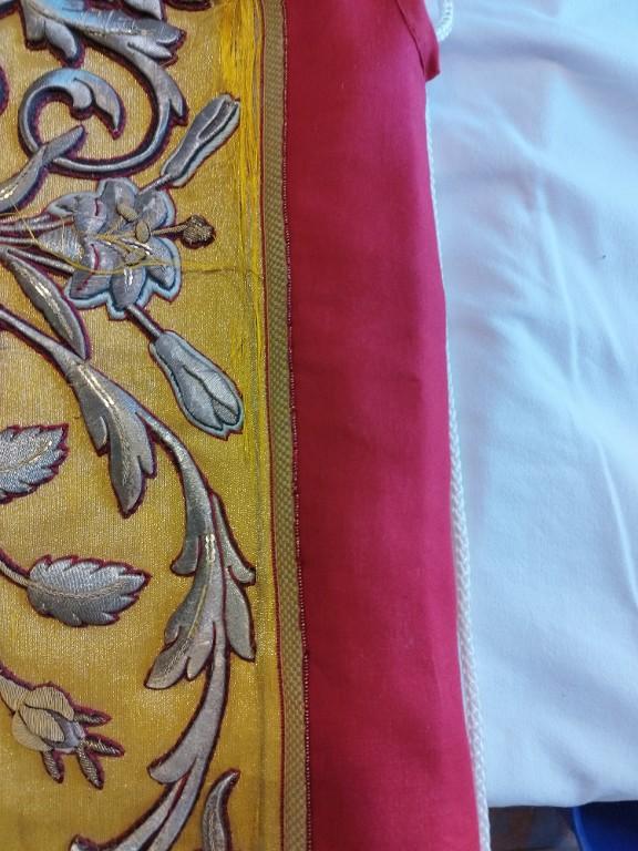 Bannière de procession : saint Convoïon, Immaculée Conception, abbatiale Saint-Sauveur (Redon)