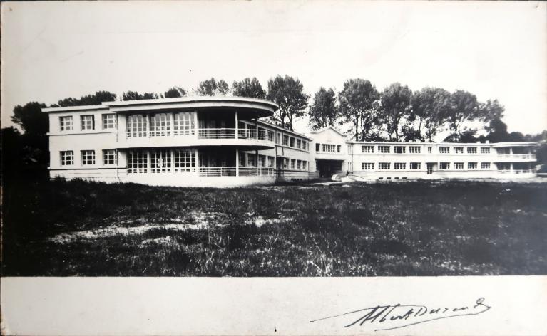 Lycée Jean Guéhenno, 11 rue du Champ Rossignol (Fougères)