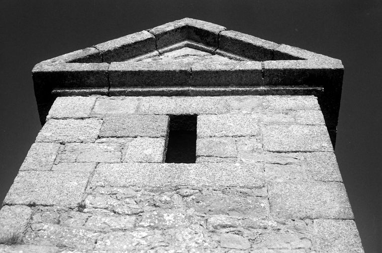 Magasins à poudre dits poudrières de l'île des Morts (Crozon)