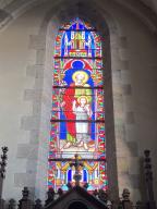 Ensemble de 13 verrières à personnages des baies 0 à 12 : Scènes de la vie et de la Passion du Christ, Saint Louis, Françoise d'Amboise, Vierge à l'Enfant, église paroissiale Notre-Dame (Campénéac)