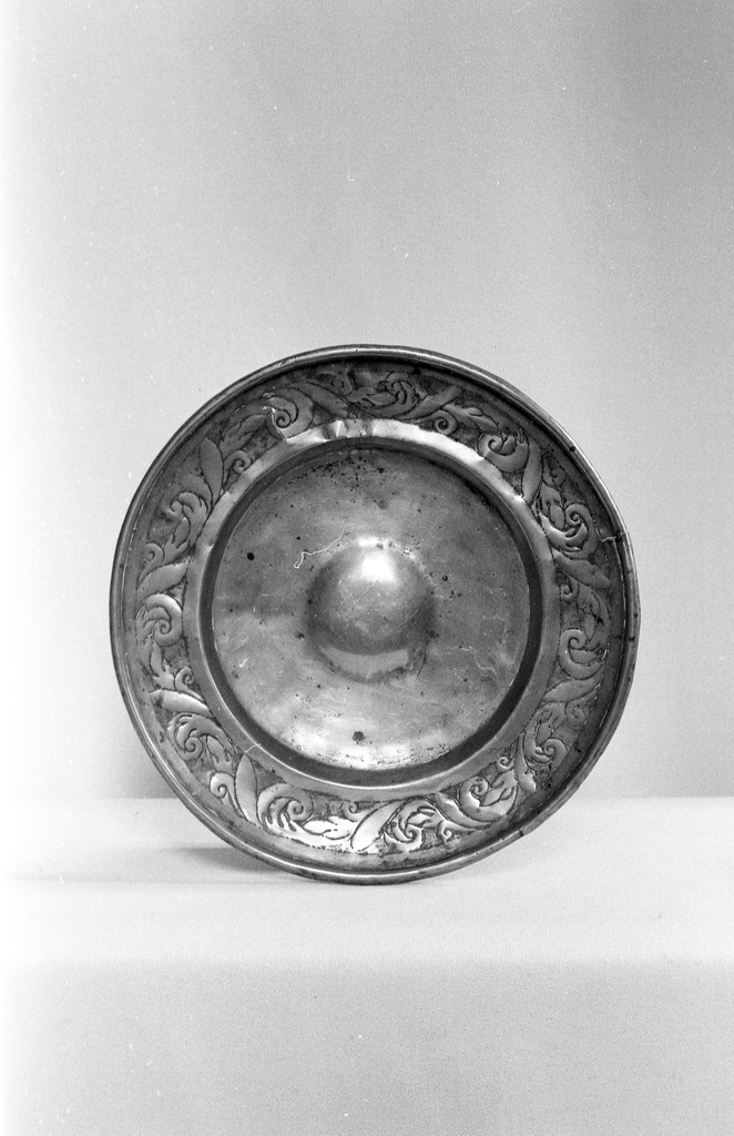 Plat de quête, église paroissiale Notre-Dame (Plévin)