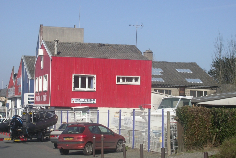 Usine à glace Le lionnais, actuellement magasin de commerce, Kermoa quai Armand Dayot (Paimpol)