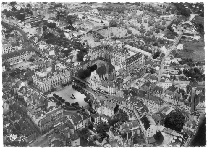 Chapelle Saint-Yves, place Maurice Marchais (Vannes)
