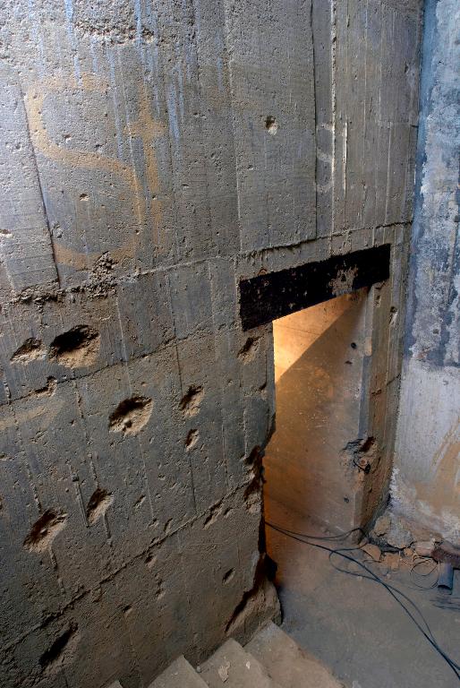 Bunker-abri de type 502 pour deux groupes de combat (B 53) dit le bunker de Keranroux, Collège La Fontaine Margot - Keranroux (Brest)