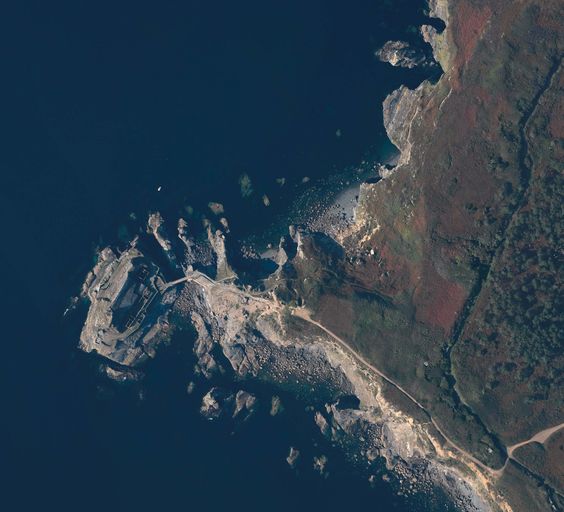 Batterie d'artillerie et caserne, Îlot des Capucins (Roscanvel)