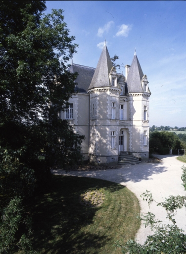 Château (La Chapelle-Erbrée)