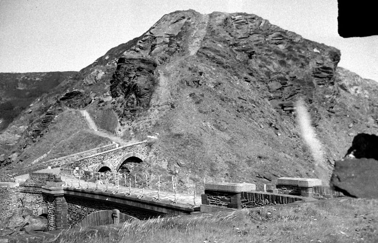 Batterie d'artillerie et caserne, Îlot des Capucins (Roscanvel)