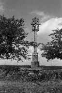 Croix de chemin de Guerjouannic, Ty Nehue (Noyal-Pontivy)