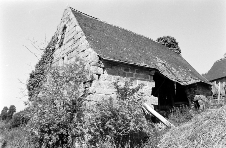 Moulin, Kerbrezot (Plounévez-Quintin)