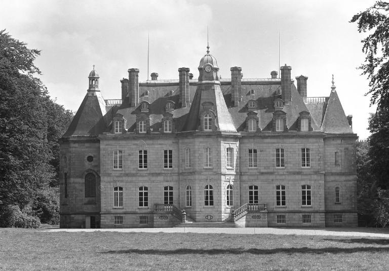 Château de Kernevez (Saint-Pol-de-Léon)