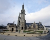 Enclos paroissial et église Saint-Germain, place Charles De Gaulle (Pleyben)