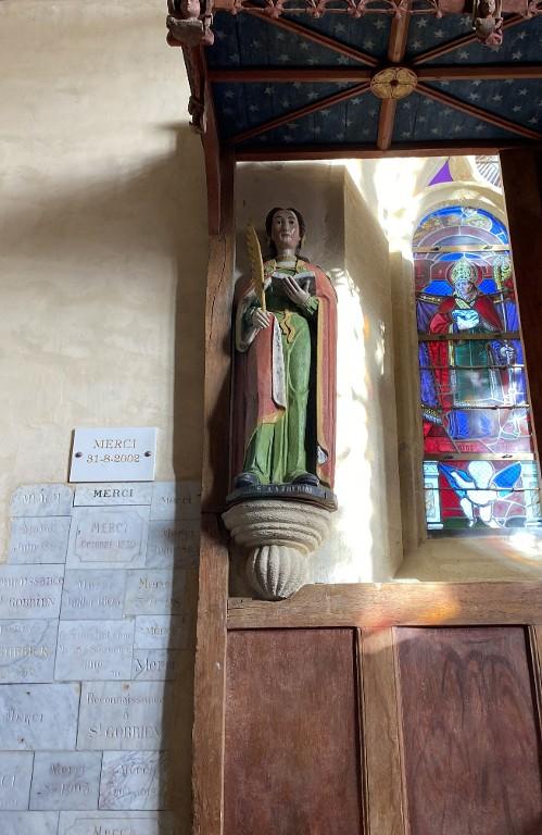 Statue : Sainte Catherine d'Alexandrie, chapelle Saint-Gobrien (Saint-Servant-sur-Oust)