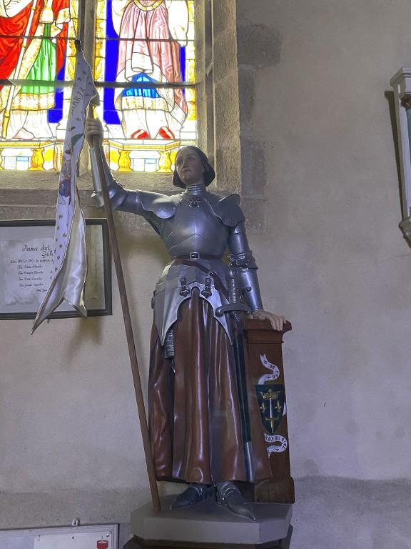 Statue : sainte Jeanne d'arc, église paroissiale Saint-Bertin (Guillac)