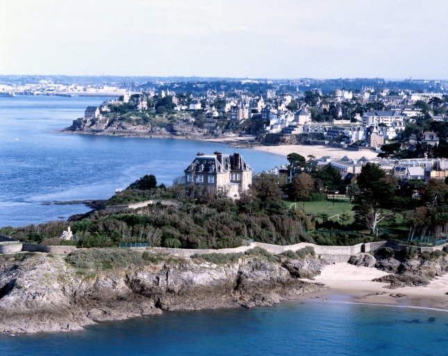 Maison de villégiature balnéaire dite Château de la Goule aux Fées, avenue du Château Hébert (Dinard)