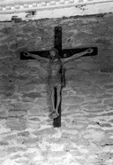 Croix (d'applique) : Christ en croix, chapelle Sainte-Barbe (Le Moustoir)