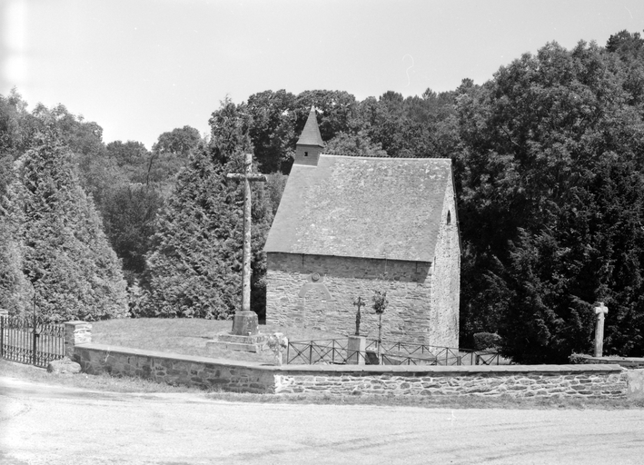 Chapelle Saint-Cornély, le Vieux-Bourg (Tréal)