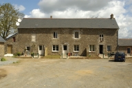 Ferme, 5 rue de l'Ile (Hédé fusionnée avec Bazouges-sous-Hédé pour former la commune de Hédé-Bazouges en 2009)