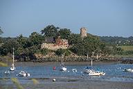 Tours de la forteresse de Péhou (Plouër-sur-Rance)