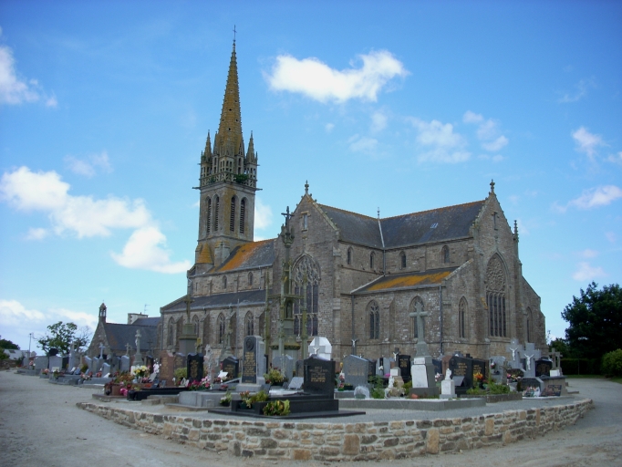 Église paroissiale Saint-Budoc, place du docteur Jean Caraes (Plourin)