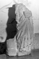 Statue (d'applique, statuette) : sainte Barbe, chapelle Saint Roch (Plounévez-Quintin)