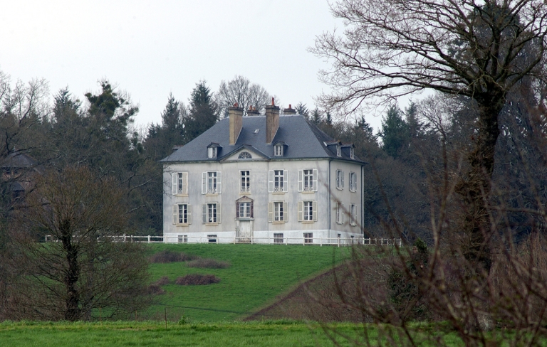 Manoir, puis château, le Logis (Monterfil)