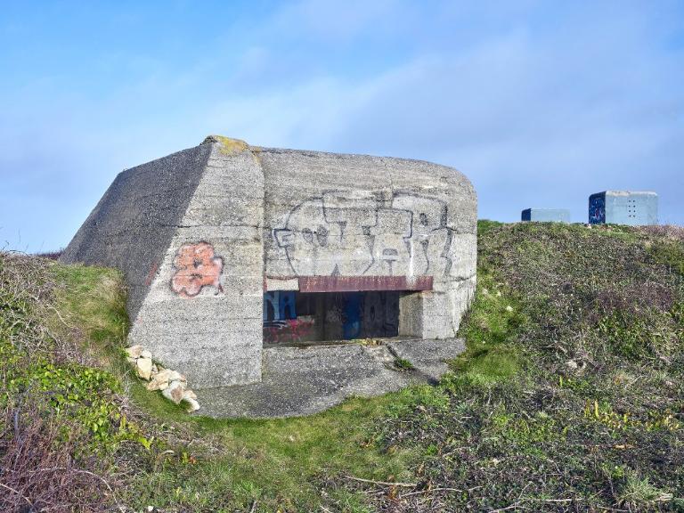 Bunker - casemate, variante d'un type 667 pour un canon de 5 cm, Men Tan, Lescoff, pointe du Raz (Plogoff)
