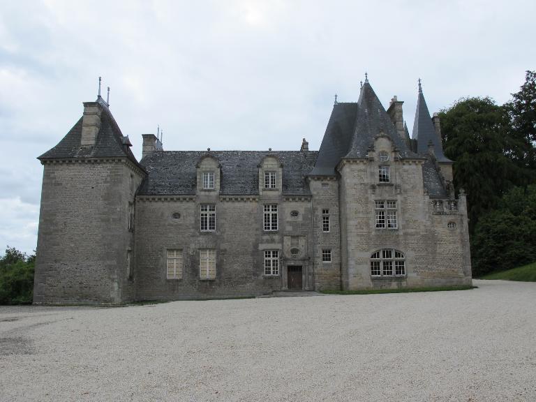 Château, le Chêne-Ferron (Saint-Carné)