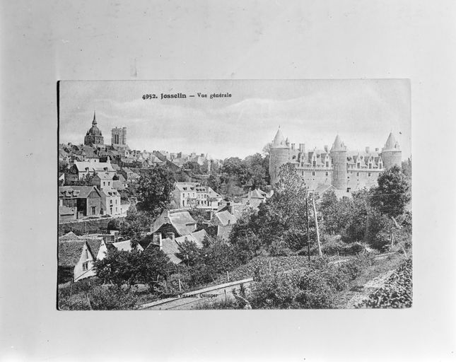 Château de Josselin, place de la Congrégation (Josselin)